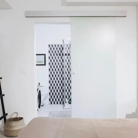 Mini Design Apt In San Mamolo Apartment