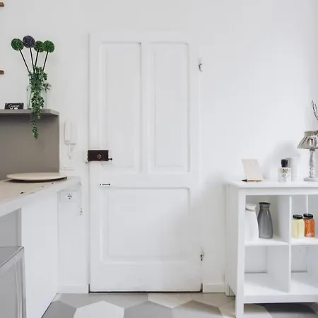 Mini Design Apt In San Mamolo Bologna