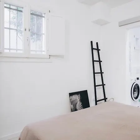 Mini Design Apt In San Mamolo Διαμέρισμα *
